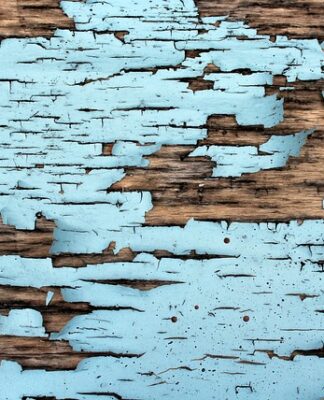 Dlaczego pęka skóra na palcach przy paznokciach?